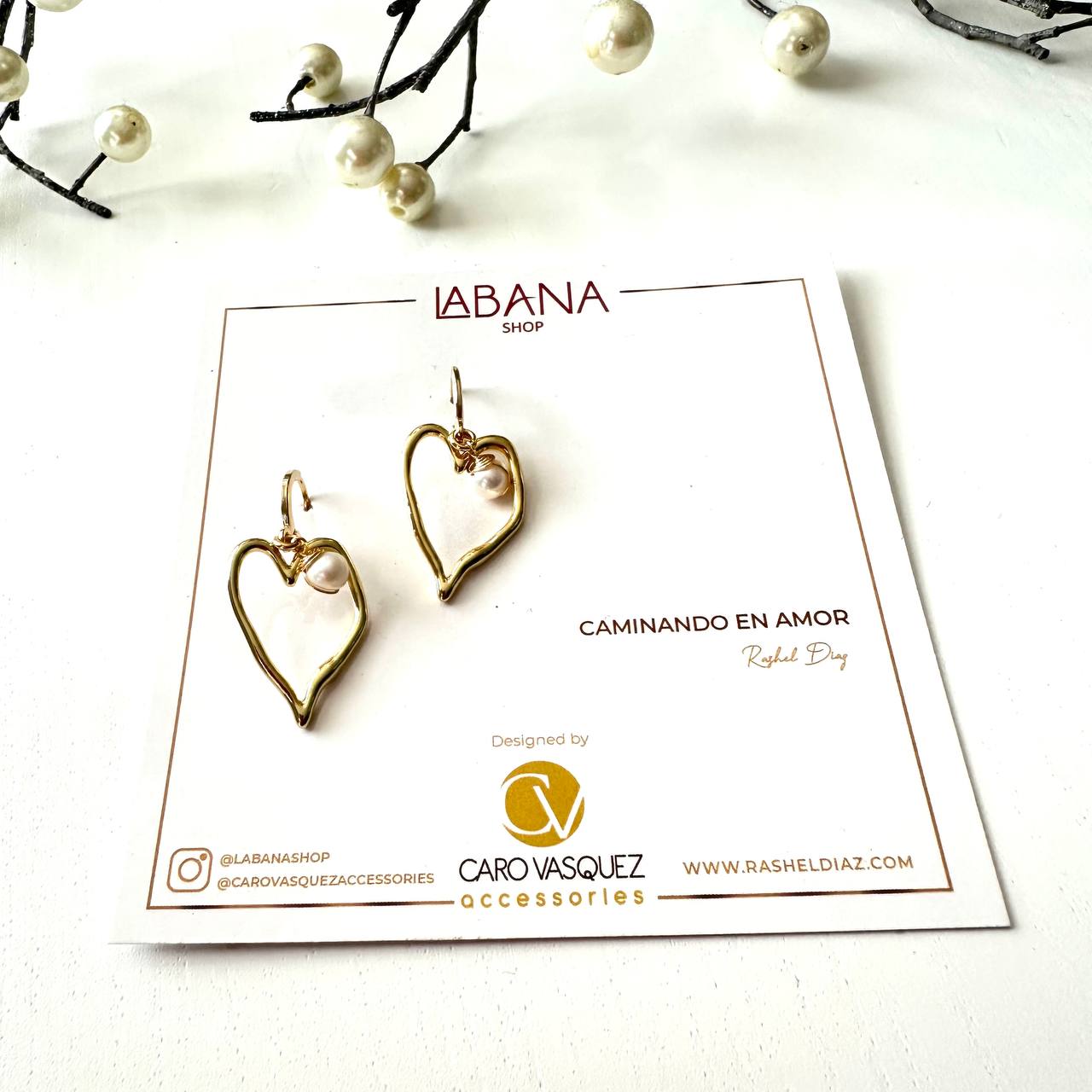 Aretes Caminando en Amor
